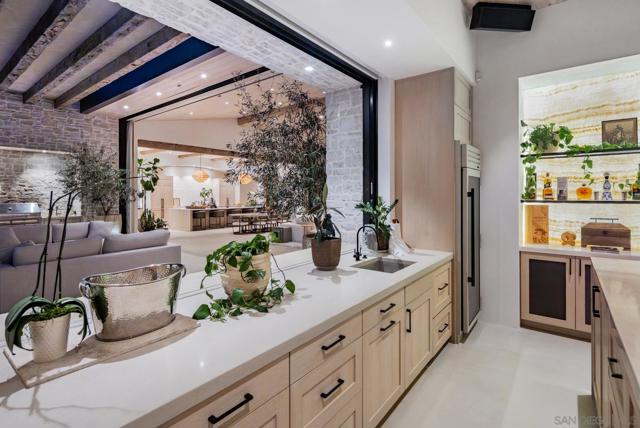 14783 Roxbury Terr., Rancho Santa Fe CA: https://media.crmls.org/mediaz/190dd9af-0c9c-46c2-8a68-b250f595c96d.jpg