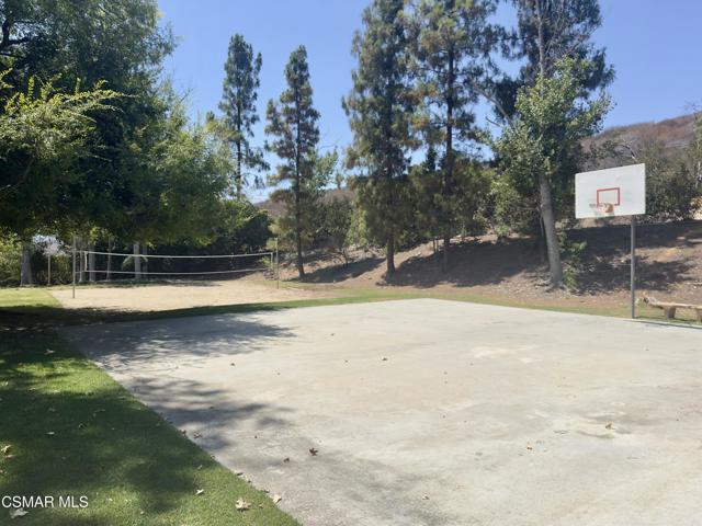 675 Oak Run Trail, Oak Park CA: https://media.crmls.org/mediaz/190e3d97-09e1-4193-b12f-44d1b2cb44d9.jpg