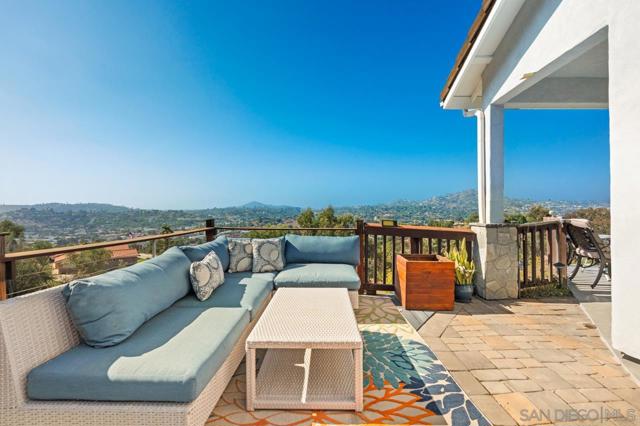 9420 Crest Drive, Spring Valley CA: https://media.crmls.org/mediaz/190ea313-d725-4d77-9e52-3ccf81e8419c.jpg