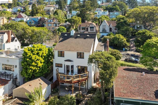 758 Spruce St, Berkeley CA: https://media.crmls.org/mediaz/190f1686-eec6-41dd-9a32-6a88bd222e4d.jpg