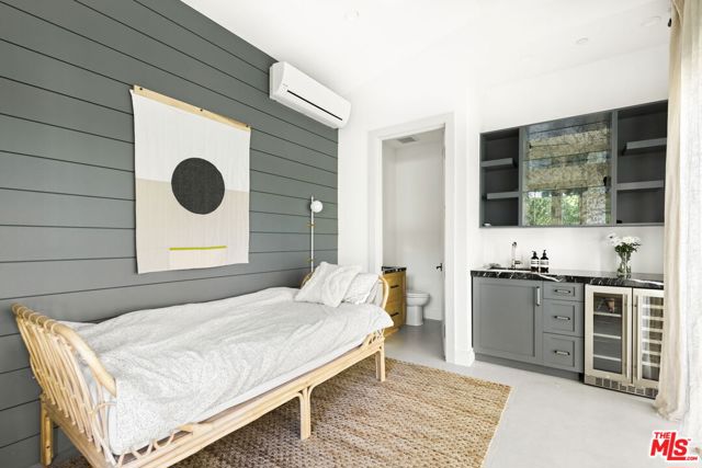 6310 Mirror Lake Drive, Los Angeles CA: https://media.crmls.org/mediaz/190f66c2-77b2-4011-a3cd-4eab399b5fa2.jpg