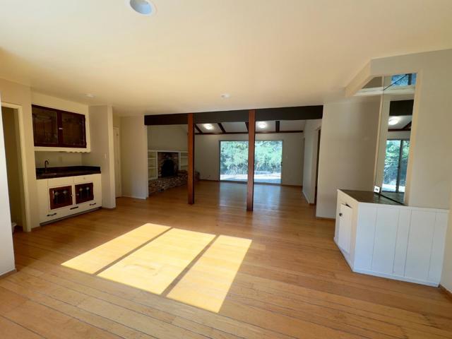 46 Morse Lane, Redwood City CA: https://media.crmls.org/mediaz/190f8a90-2a7e-471d-818b-848de093d999.jpg