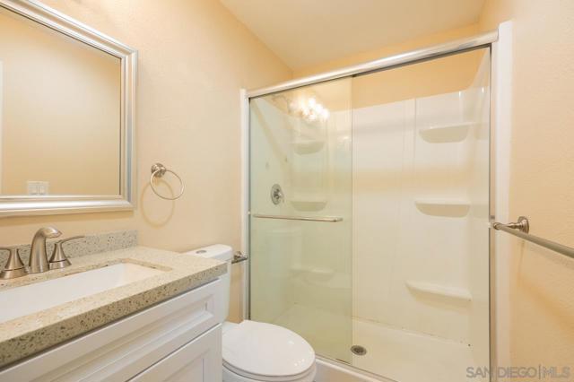 2566 WHITE OAK PLACE, Escondido CA: https://media.crmls.org/mediaz/190faa8e-7250-4c59-a8d6-e995480f18c8.jpg