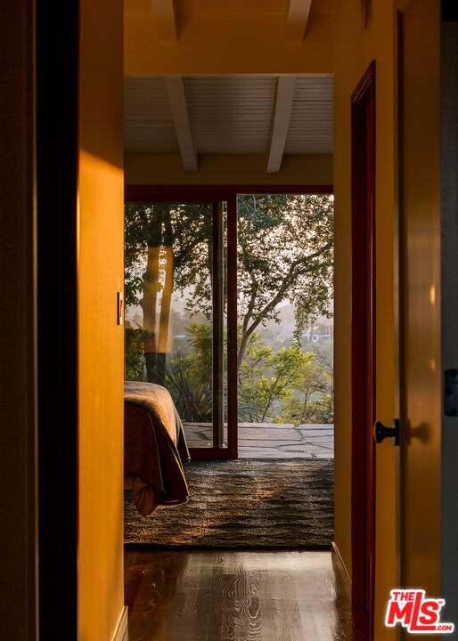 https://media.crmls.org/mediaz/190fad39-de96-418d-a749-7151e92cc691.jpg?preset=X-Large