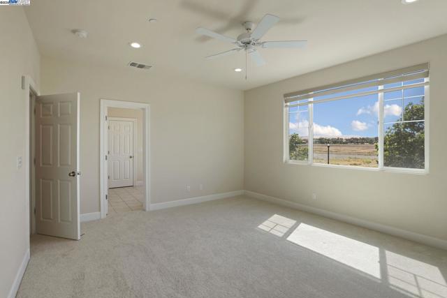 1503 S Oliveira Dr, Mountain House CA: https://media.crmls.org/mediaz/190fad65-0f65-4c5e-86fb-0a3ccb717770.jpg