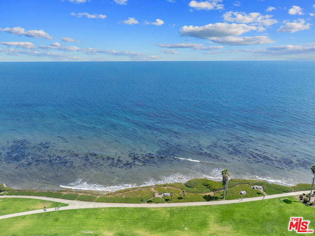 1312 Shoreline Drive, Santa Barbara CA: https://media.crmls.org/mediaz/19105fc2-f941-47c2-a5a4-1c2e35e93b50.jpg