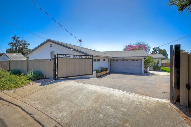 Detail Gallery Image 4 of 57 For 1026 Louie Pl, Vista,  CA 92084 - 4 Beds | 2 Baths