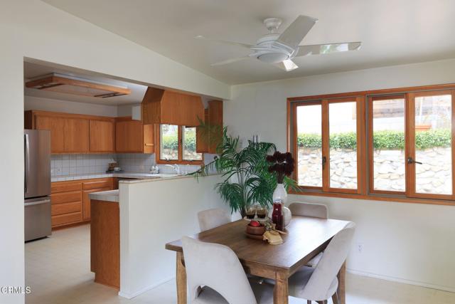 5519 Terrace Drive, La Crescenta CA: https://media.crmls.org/mediaz/1912b036-a220-4d67-b2b6-5b6e3878200c.jpg