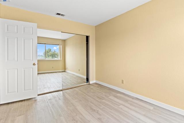 104 Bridgeview Ct, Crockett CA: https://media.crmls.org/mediaz/1912d4f1-4c90-4d7b-a38a-8151a21d6c18.jpg
