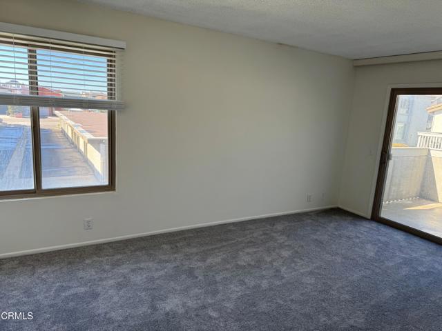 Detail Gallery Image 8 of 14 For 3113 Harbor Bld, Oxnard,  CA 93035 - 2 Beds | 2 Baths