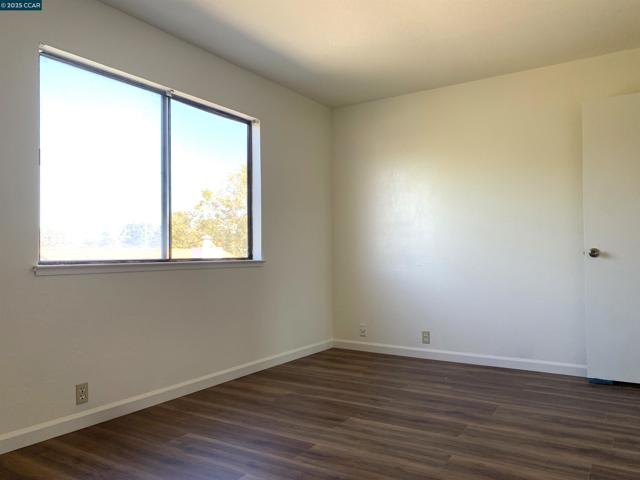 Image 17 of 37 For 2471 Columbine Drive