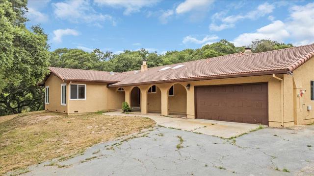 19515 Vierra Canyon Road, Salinas CA: https://media.crmls.org/mediaz/19138751-b02a-40d5-b58c-22ced6ef4685.jpg