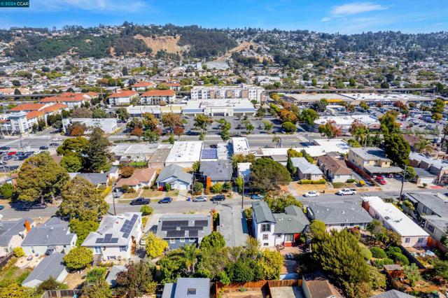 Image 27 of 31 For 1643 San Benito St