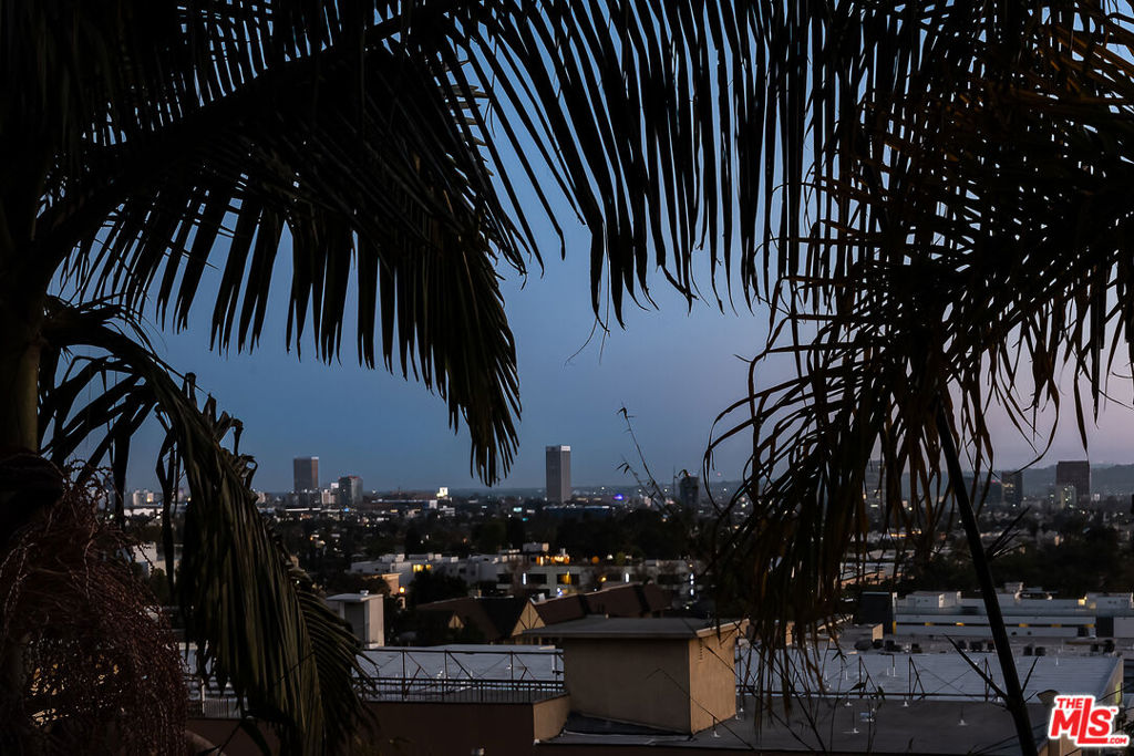 https://media.crmls.org/mediaz/19140291-343a-4e78-912b-fc8f5d07ecd0.jpg?preset=X-Large