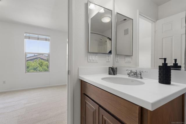 2517 Escala Circle, San Diego CA: https://media.crmls.org/mediaz/19141a23-1a49-44c4-a69b-f4e0a86692ff.jpg