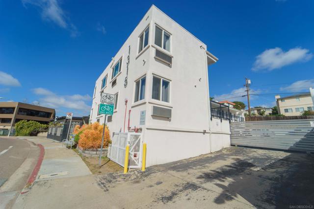 Image 9 of 19 For 1315 Morena Blvd