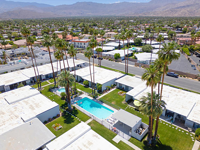 45301 Deep Canyon Road, Palm Desert CA: https://media.crmls.org/mediaz/1915a279-4d53-4f78-9f70-a89a0acc8f99.jpg