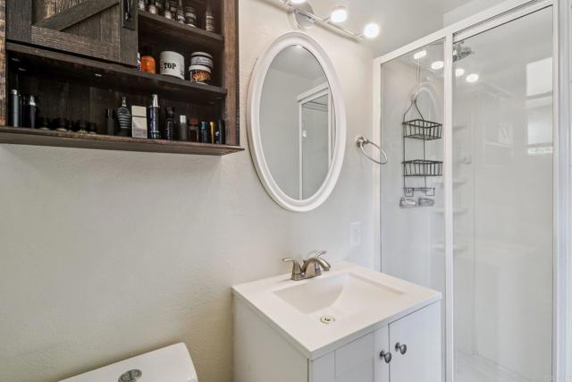 Detail Gallery Image 16 of 31 For 915 Crest View Rd, Vista,  CA 92081 - 3 Beds | 2 Baths