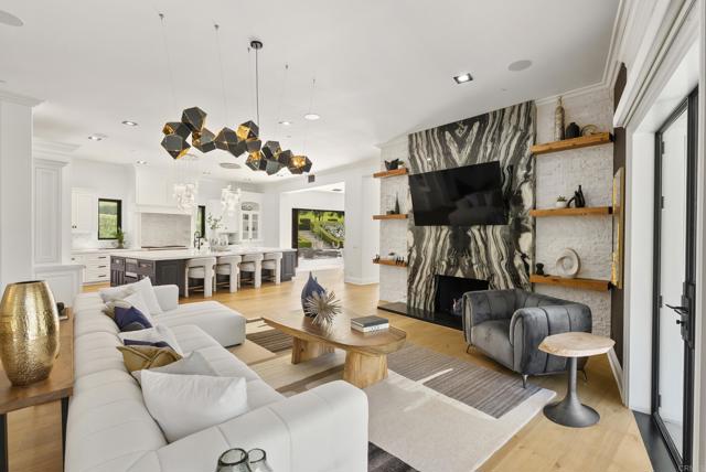 Image 23 of 70 For 14296 Dalia Drive