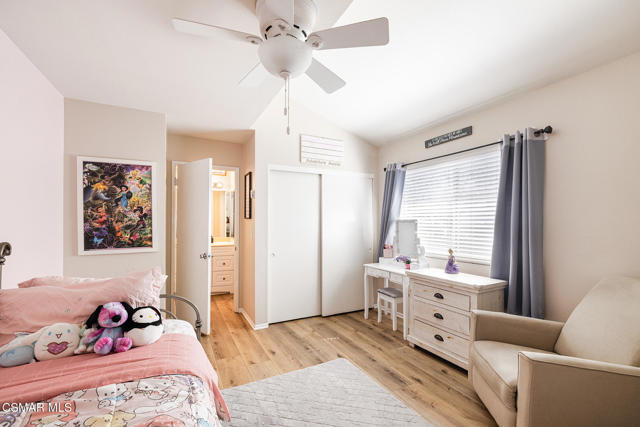 658 Rosewood Avenue, Camarillo CA: https://media.crmls.org/mediaz/1916419e-0015-4bb2-bf42-5e314dc0ae12.jpg