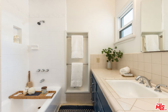 1402 Prospect Avenue, Hermosa Beach, California 90254, 3 Bedrooms Bedrooms, 0 ,1 BathroomBathrooms,Residential,For Sale,Prospect,0,26838145