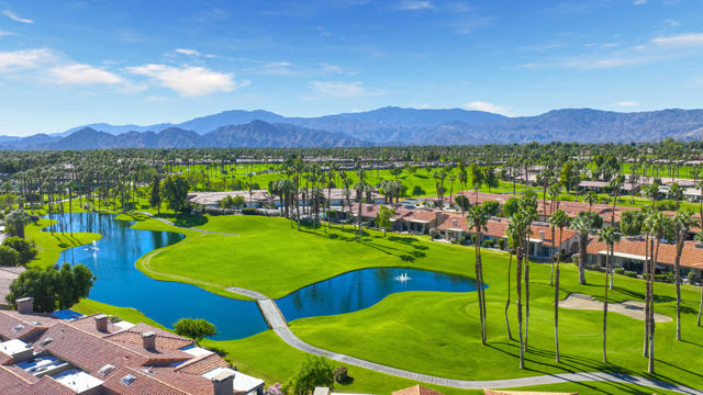 38488 Gazania Circle, Palm Desert CA: https://media.crmls.org/mediaz/19166b70-5a5c-4380-8685-70cb92abac1a.jpg