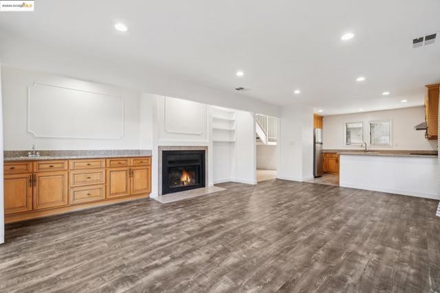 95 Mozden Ln, Pleasant Hill CA: https://media.crmls.org/mediaz/1916be83-e098-4cbd-afa0-18b7dd77f242.jpg