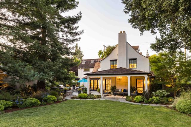 467 Lincoln Avenue, Palo Alto CA: https://media.crmls.org/mediaz/1916fd19-b771-46d2-b93d-8e1788e0805a.jpg