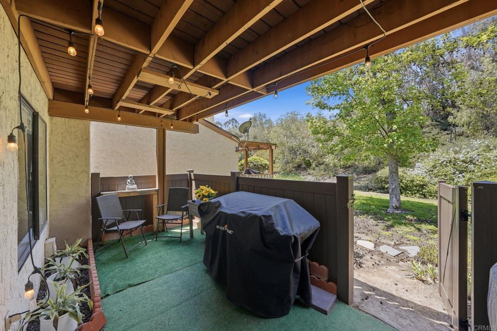 https://media.crmls.org/mediaz/19178a7c-e0b3-466e-a44c-9d393f4a53e8.jpg?preset=X-Large