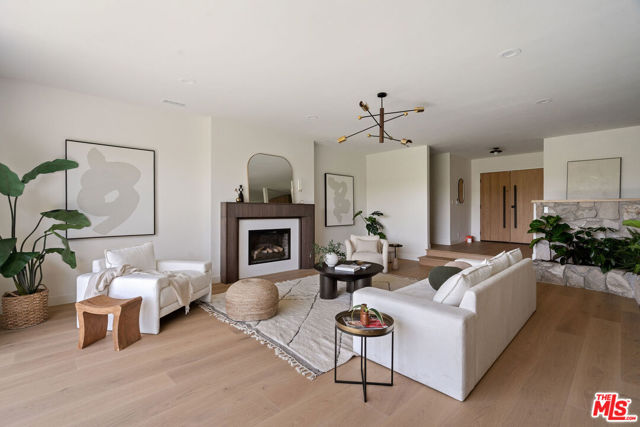 4731 Don Miguel Drive, Los Angeles CA: https://media.crmls.org/mediaz/191846b2-5988-457c-9b28-8107200d44d5.jpg