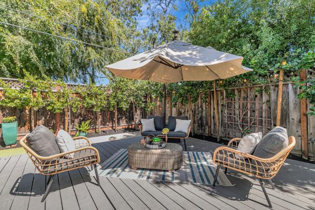 1869 Walnut Drive, Mountain View CA: https://media.crmls.org/mediaz/191859e3-8bdc-4458-ad6c-0139e2f332ac.jpg