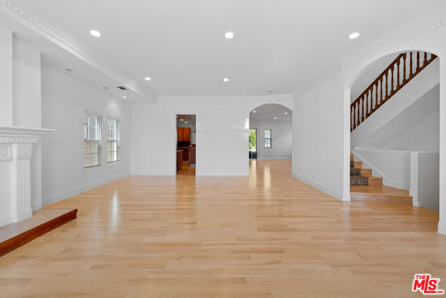 7412 Denrock Avenue, Los Angeles CA: https://media.crmls.org/mediaz/19190aba-c10e-4d57-b4f0-cc8cfa5113aa.jpg