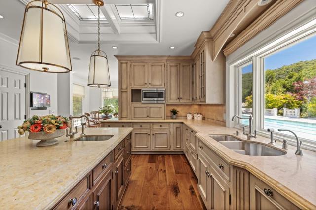 16541 Cypress Way, Los Gatos CA: https://media.crmls.org/mediaz/1919619e-ee46-4b3f-abcc-8d514dff7dad.jpg