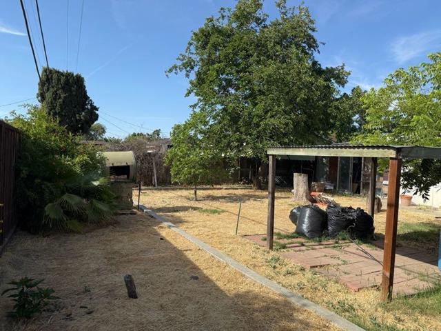 160 N Santa Rosa Street, Los Banos CA: https://media.crmls.org/mediaz/191a0bfd-478c-4669-8bde-de9315d0a95a.jpg