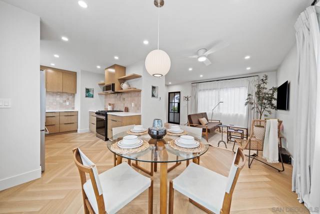 7376 Fay Ave, La Jolla CA: https://media.crmls.org/mediaz/191a82cd-2046-4c39-a4a0-84acfb1b62f4.jpg