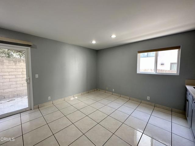 4053 Sunset Lane Lane, Oxnard CA: https://media.crmls.org/mediaz/191a8819-945d-4ee7-8d0b-68d62013df4c.jpg