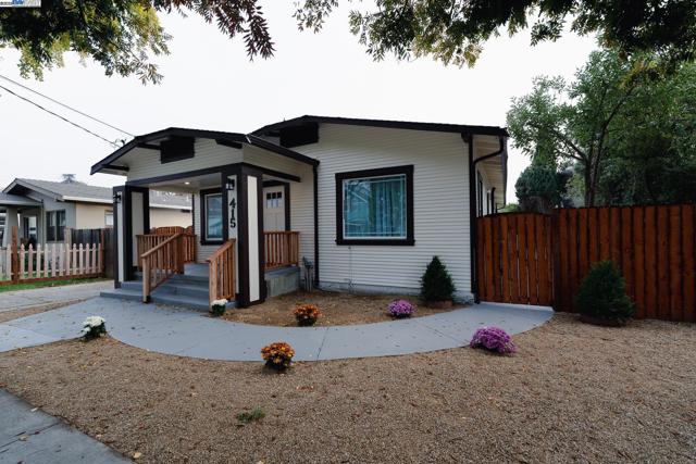 415 W 9Th St, Antioch CA: https://media.crmls.org/mediaz/191ac143-8ff6-4ff0-8a48-7d7a15c8a778.jpg