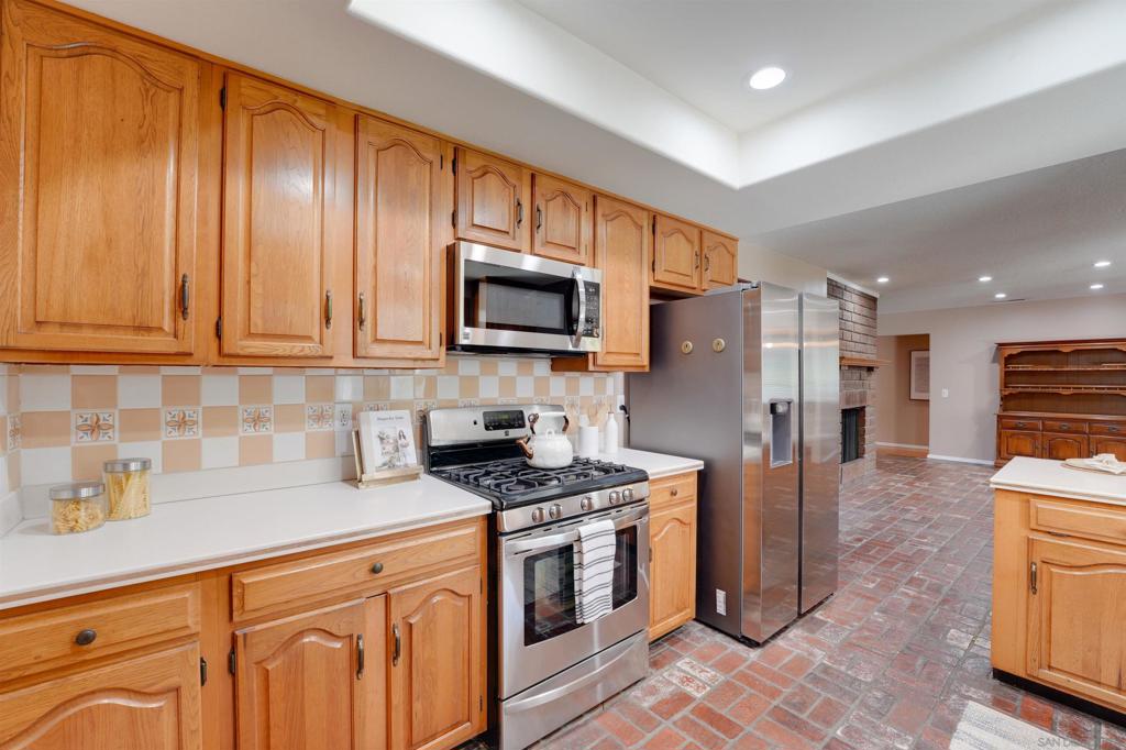 1561 Sandalwood Ln - photo 9