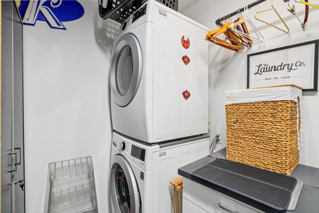 2463 S Broadmoor Drive, Palm Springs CA: https://media.crmls.org/mediaz/191adb16-c320-41d9-8194-1e81febe8ffc.jpg