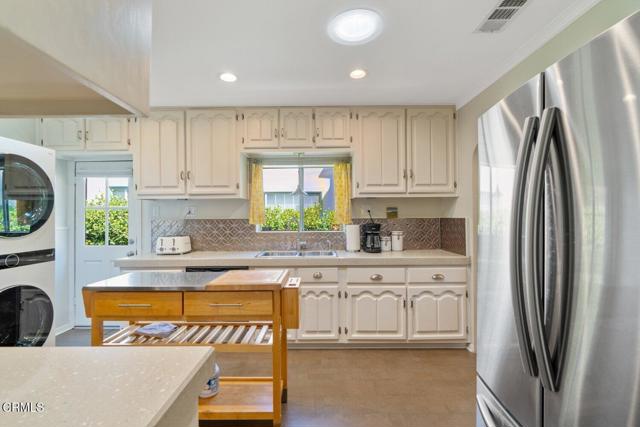 1421 Monte Vista Street, Pasadena CA: https://media.crmls.org/mediaz/191b6758-d830-400e-81ba-9c54e51d95b6.jpg