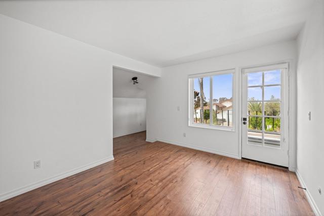 1033 Via Mil Cumbres, Solana Beach CA: https://media.crmls.org/mediaz/191d19b0-0918-449d-bef8-03d616839e0f.jpg