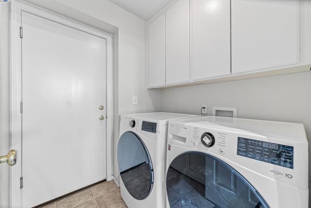 4165 Cortina Ct, Pleasanton CA: https://media.crmls.org/mediaz/191d44a3-4342-4974-b97d-2083fa4dc04a.jpg