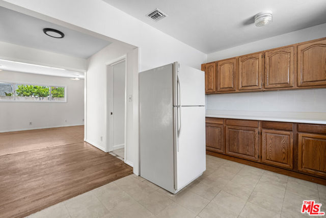16723 Tribune Street photo 4