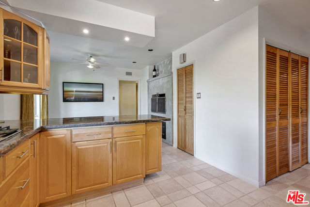 15511 Woodcrest Drive, Sherman Oaks CA: https://media.crmls.org/mediaz/191d9a73-2772-4d65-9f11-55275a1068ad.jpg