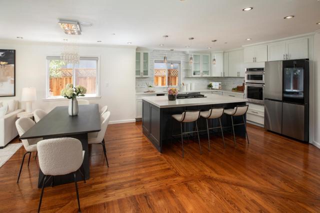 426 8th Avenue, Menlo Park CA: https://media.crmls.org/mediaz/191db422-bd26-48a4-8153-94c762dd214d.jpg