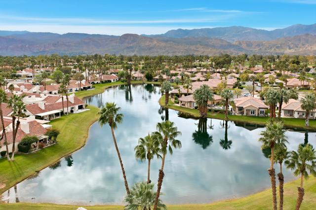 444 Sunningdale Drive, Rancho Mirage CA: https://media.crmls.org/mediaz/191e0835-5e64-4636-aa7b-092d1a09bc33.jpg