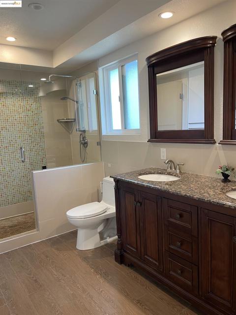 8 Juniper Way, Moraga CA: https://media.crmls.org/mediaz/191ef5f0-6a59-4fce-ae53-a260934985a7.jpg
