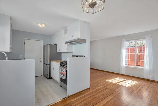 250 San Carlos Avenue, Redwood City CA: https://media.crmls.org/mediaz/191f12b0-7f0d-40d5-9859-c4f531aaa2fe.jpg