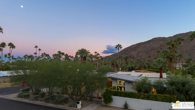 1189 N Rose Avenue, Palm Springs CA: https://media.crmls.org/mediaz/191f366e-ed47-41a0-b3f4-ce99b4d302ab.jpg