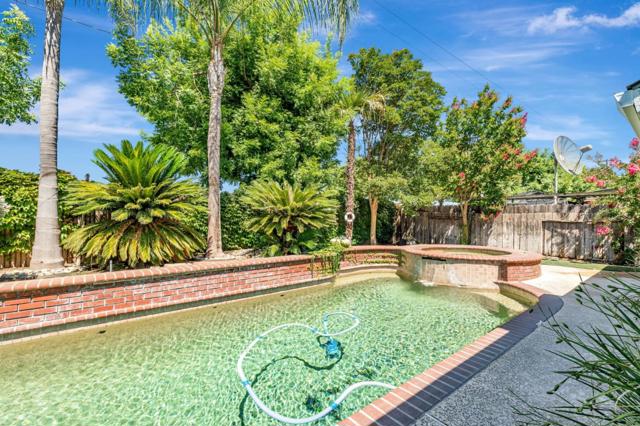 4025 Santa Maria Place, Turlock CA: https://media.crmls.org/mediaz/19200338-187b-4195-a048-112f97fd88de.jpg